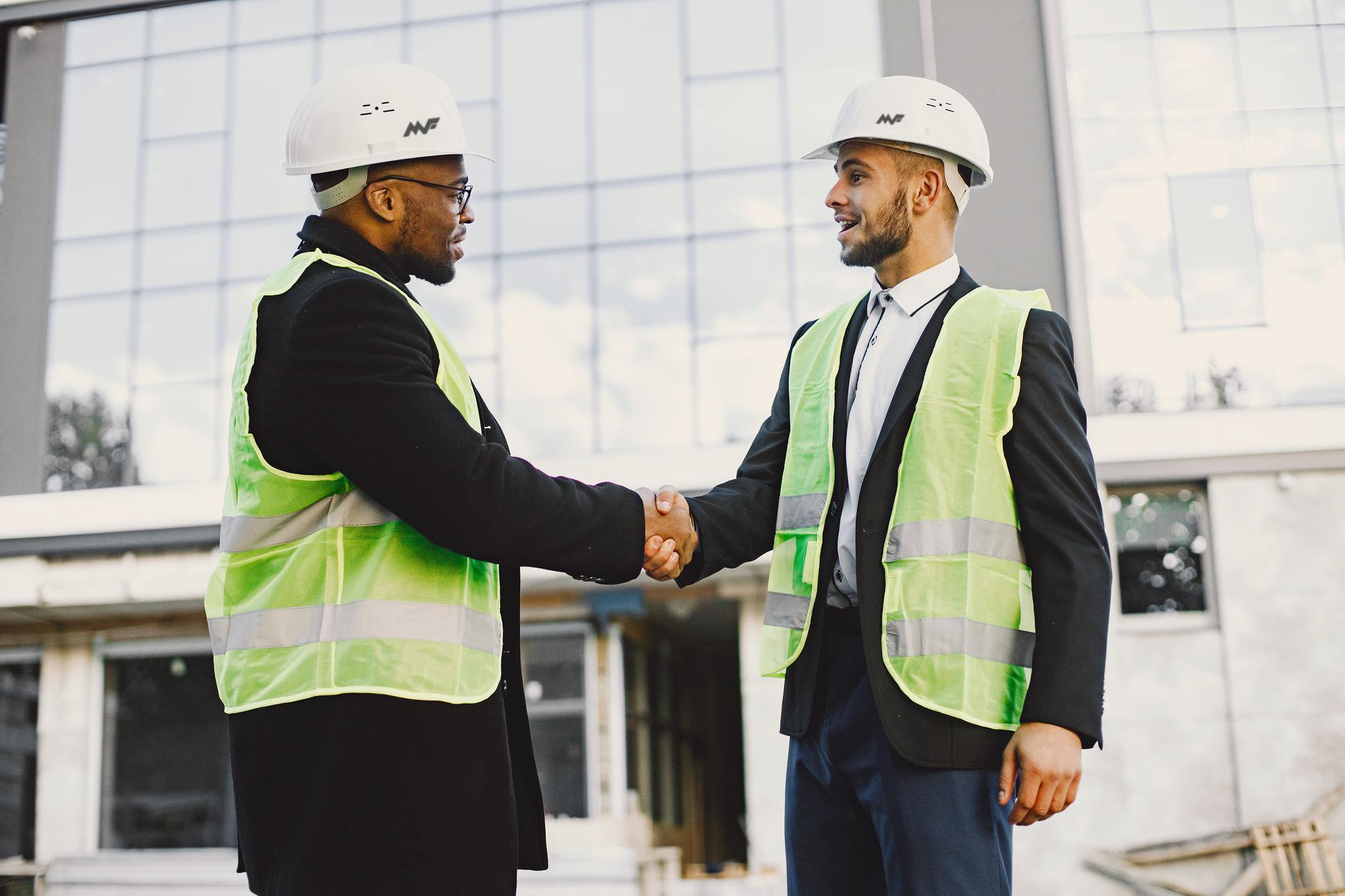 Minerbo - Fuchs excesso de aditivos em contratos de obra